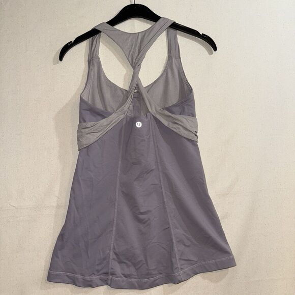 Lululemon Twist Back Tank Women size 6 Built in bra Light Purple ^ Missing pads - Picture 1 of 9
